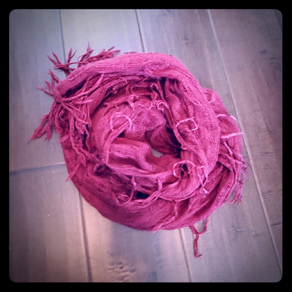 Lulu fringe scarf